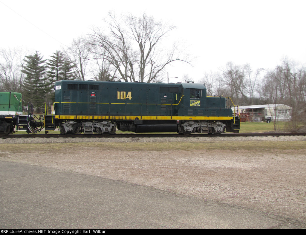 Ohio South Central Railroad (OSCR) 104